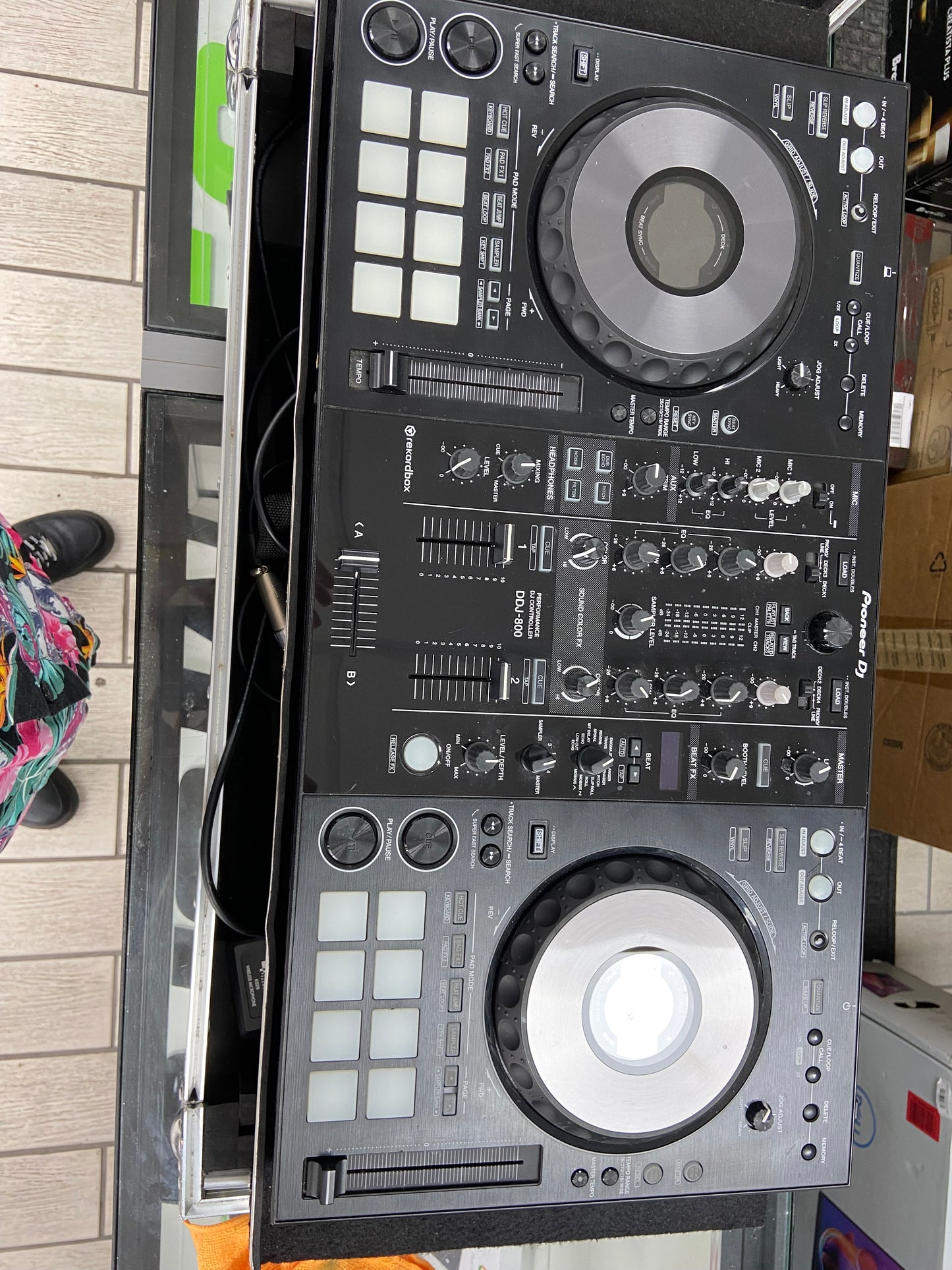 Pioneer DJ DDJ-800 2-channel DJ controller