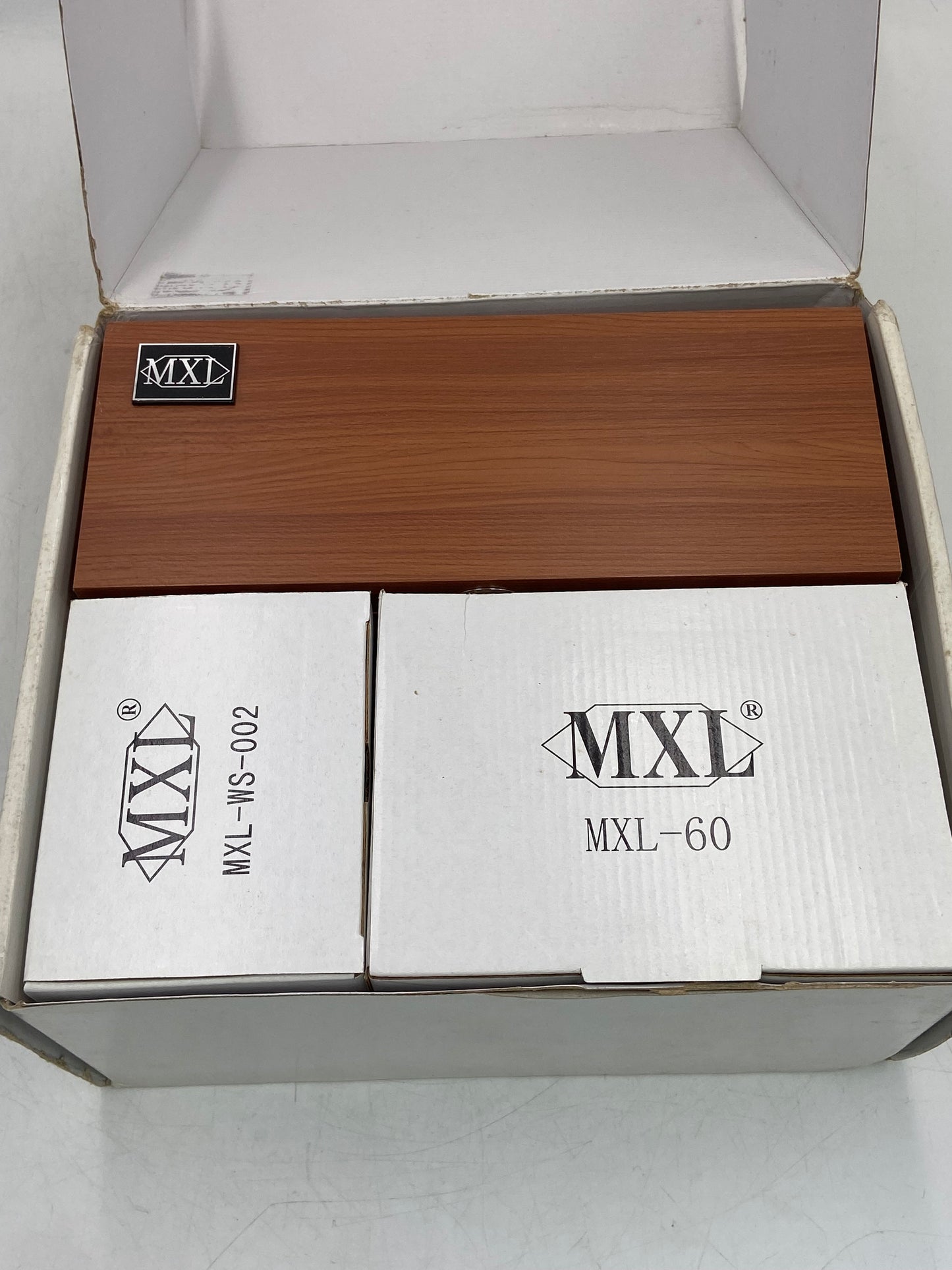 New MXL MXL-4000 Wooden Box 20Hz - 20kHz Multi-Pattern Studio Condenser Microphone MXL4000