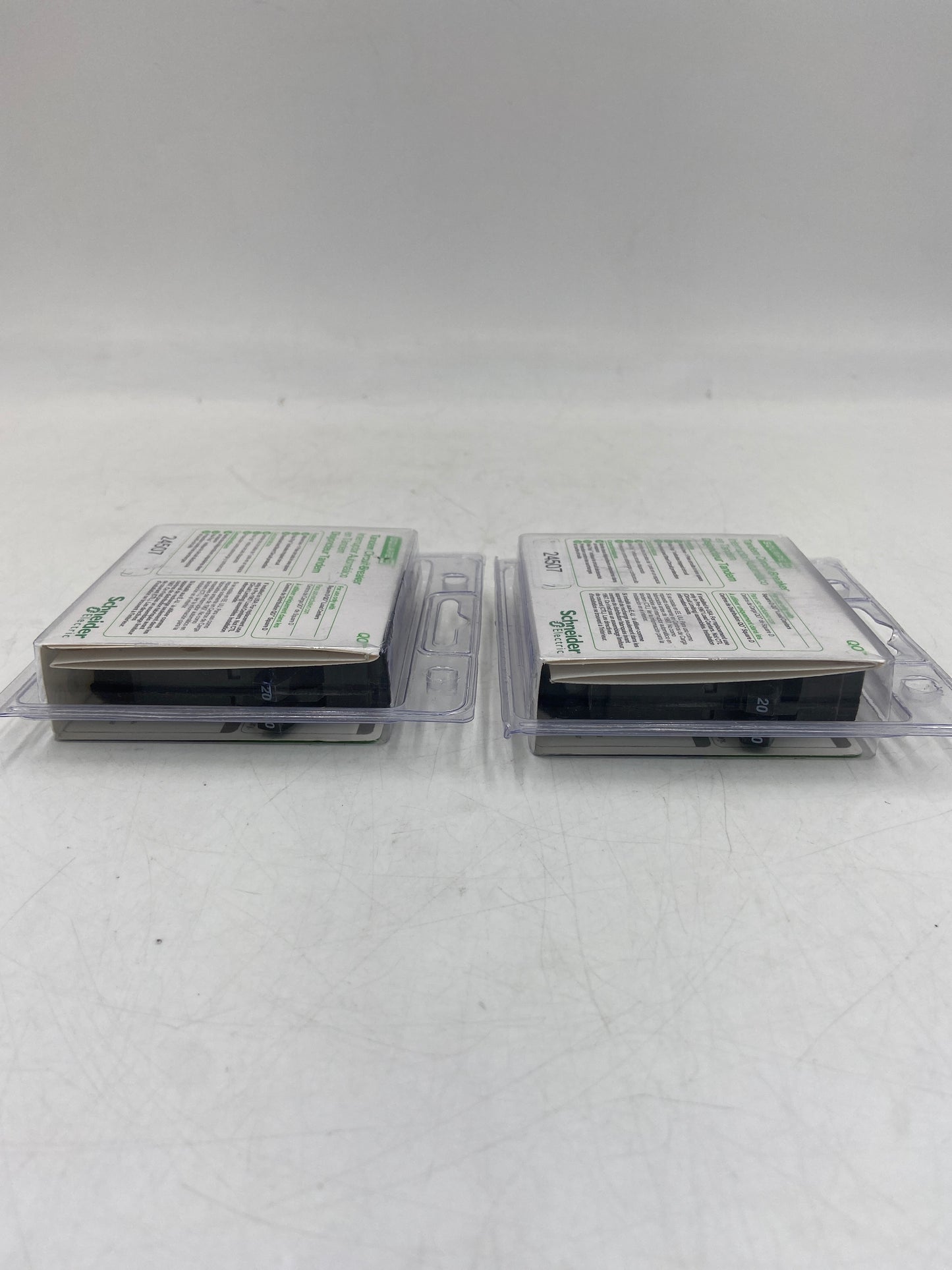New Schneider Electric Lot of 2 Square D 20/20a  Tandem Circuit Breaker 24507