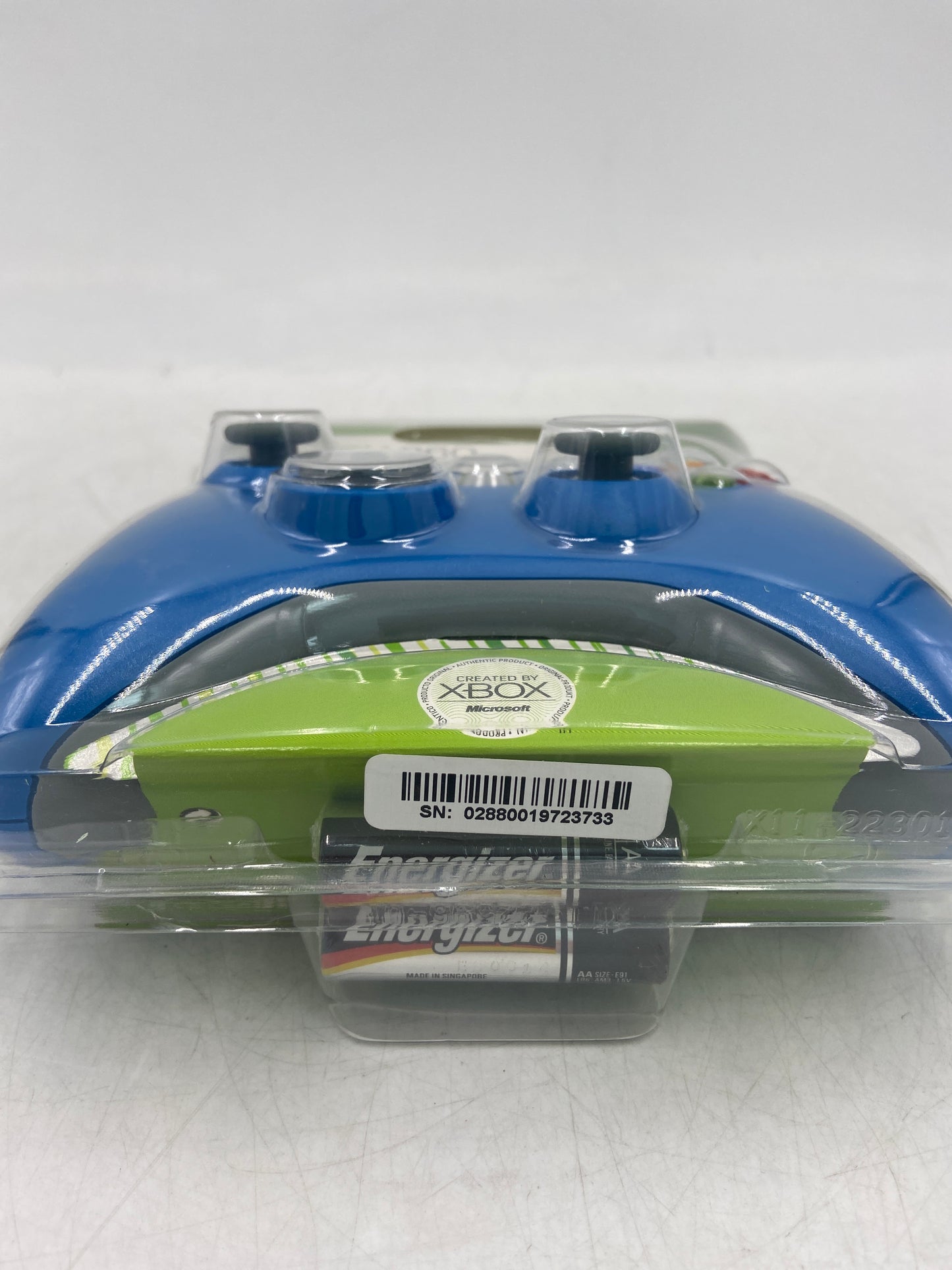 New Xbox  360 Original Controller With Battery Pack B4F-00040, B4U-00021 Blue
