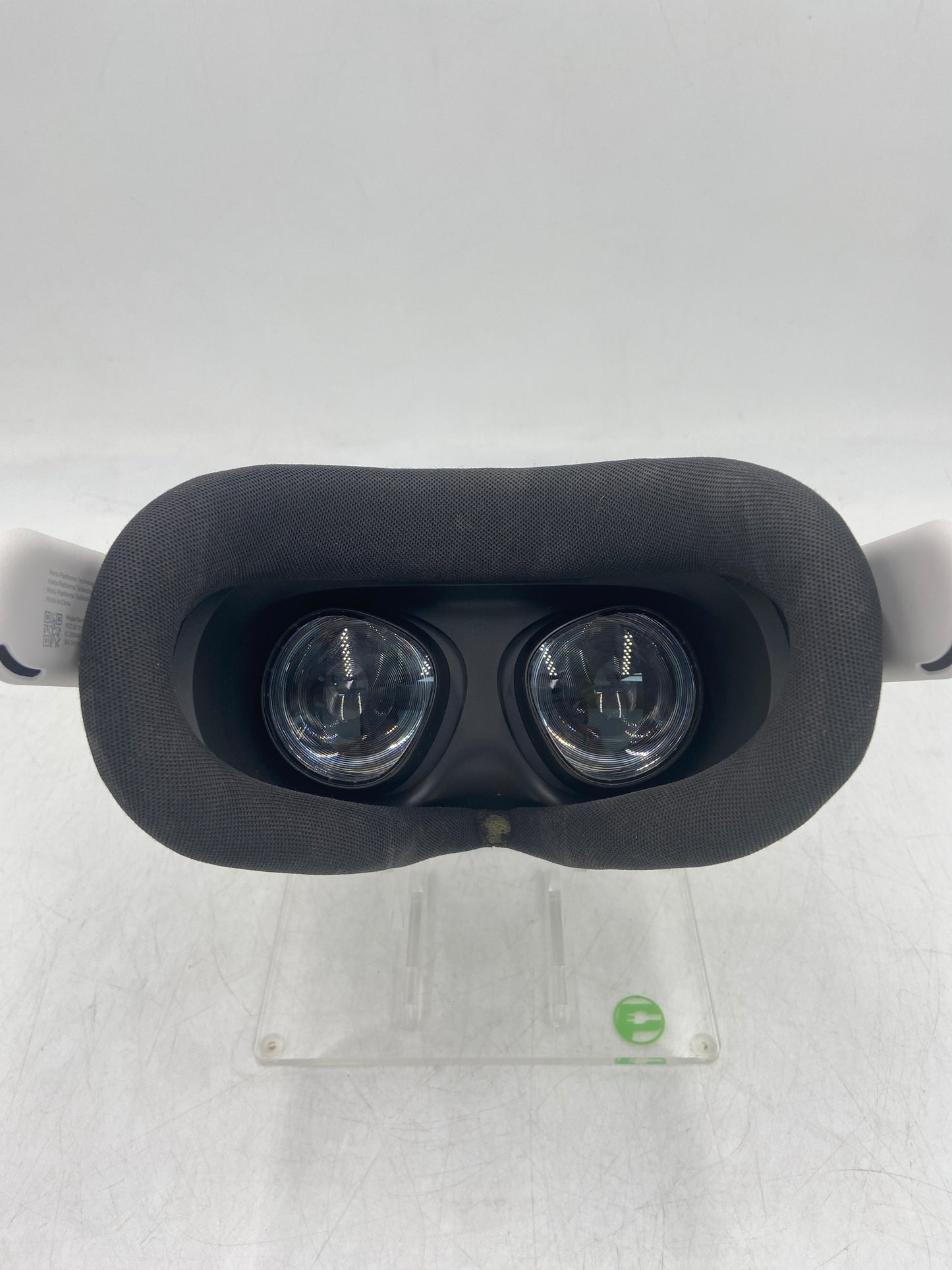 Meta Quest 3S 128GB Standalone All-in-One VR Headset P97