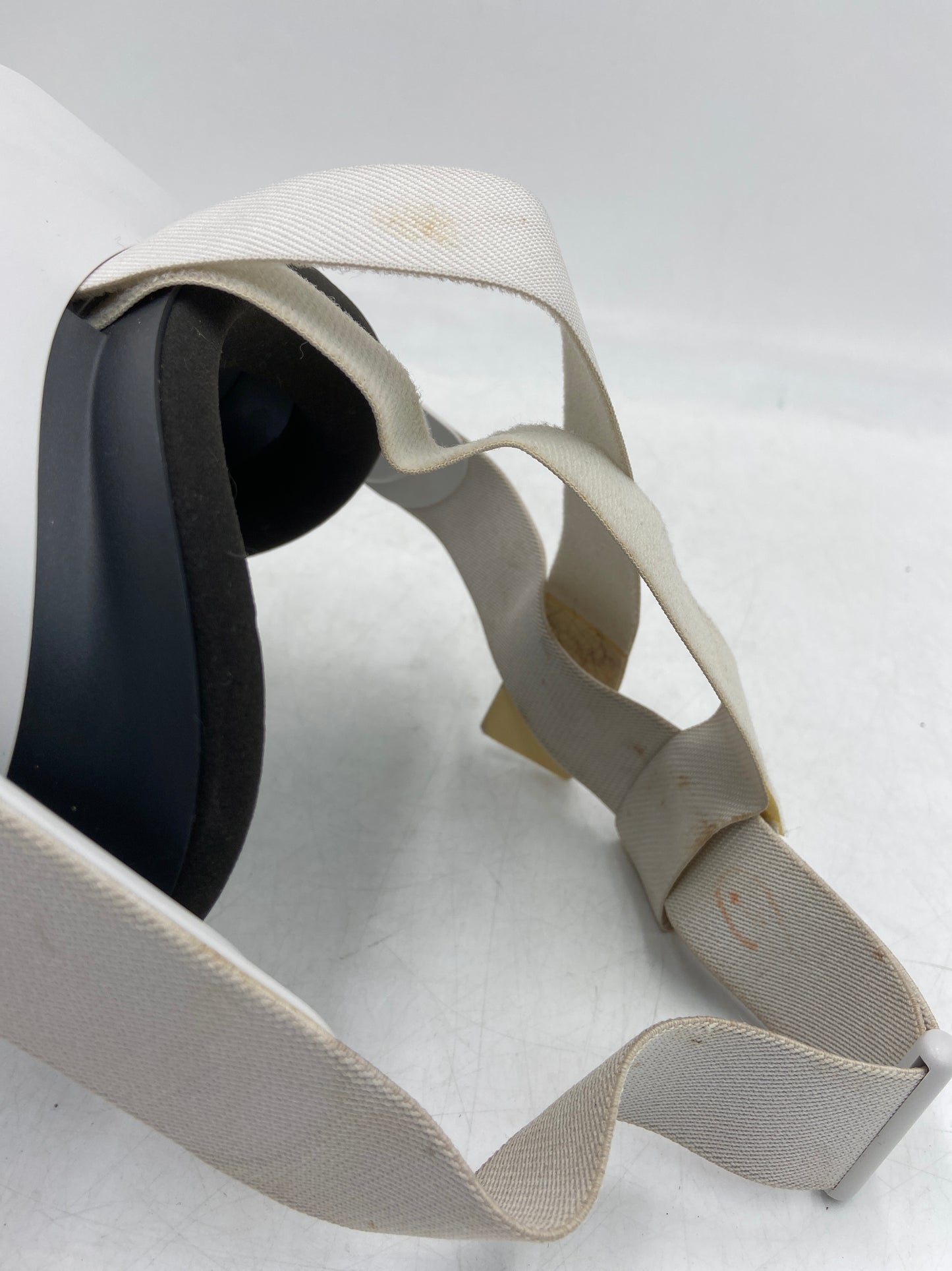 Meta Quest 2 128GB Standalone All-in-One VR Headset KW49CM