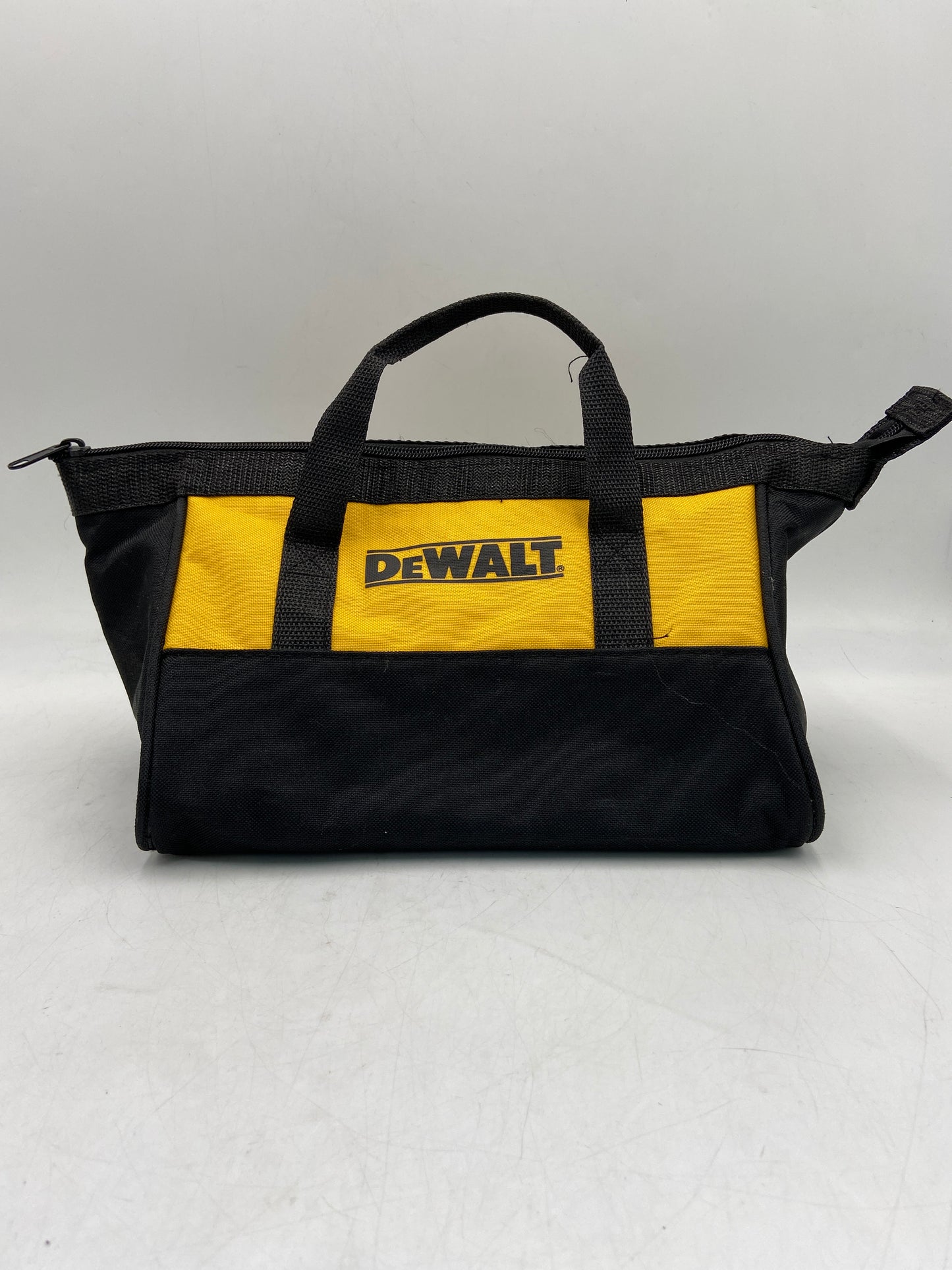DeWalt DCD771 KIT 20V MAX 1/2" (13mm) Cordless Drill Driver