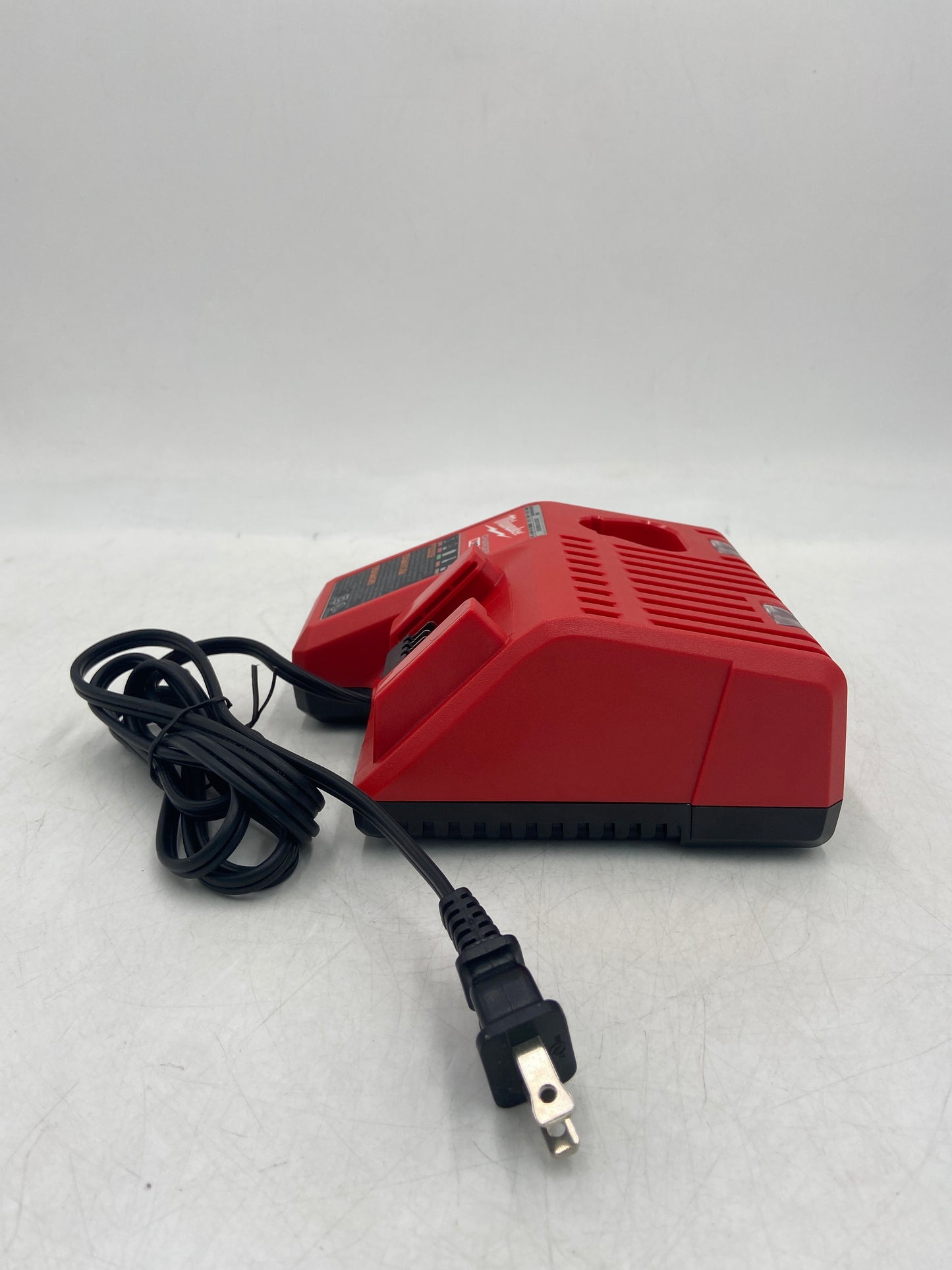 Milwaukee 48-59-1812 M12, M18 Battery Charger