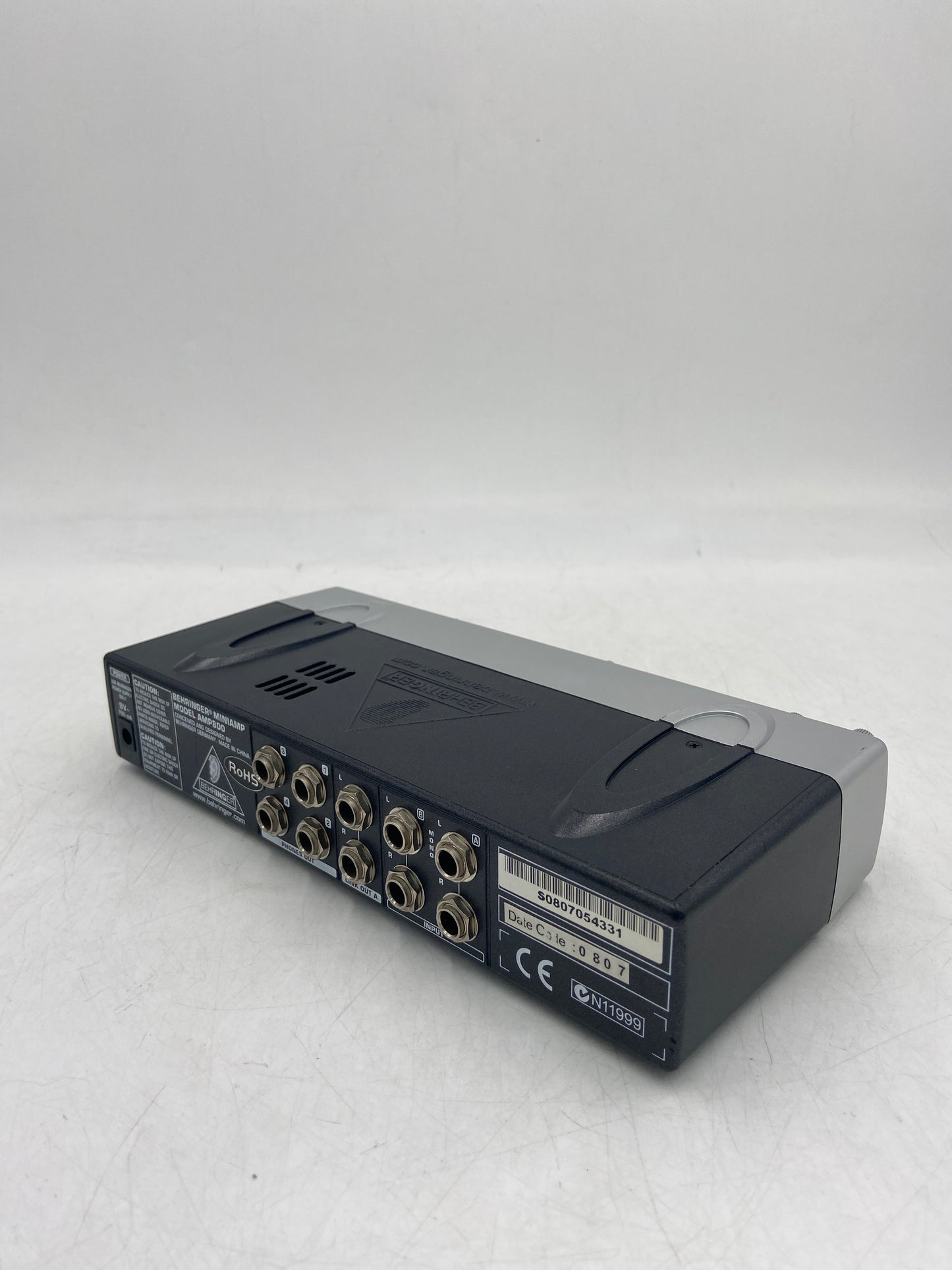 BEHRINGER MINIAMP AMP800 4-Channel Stereo Headphone Amplifier  P0331
