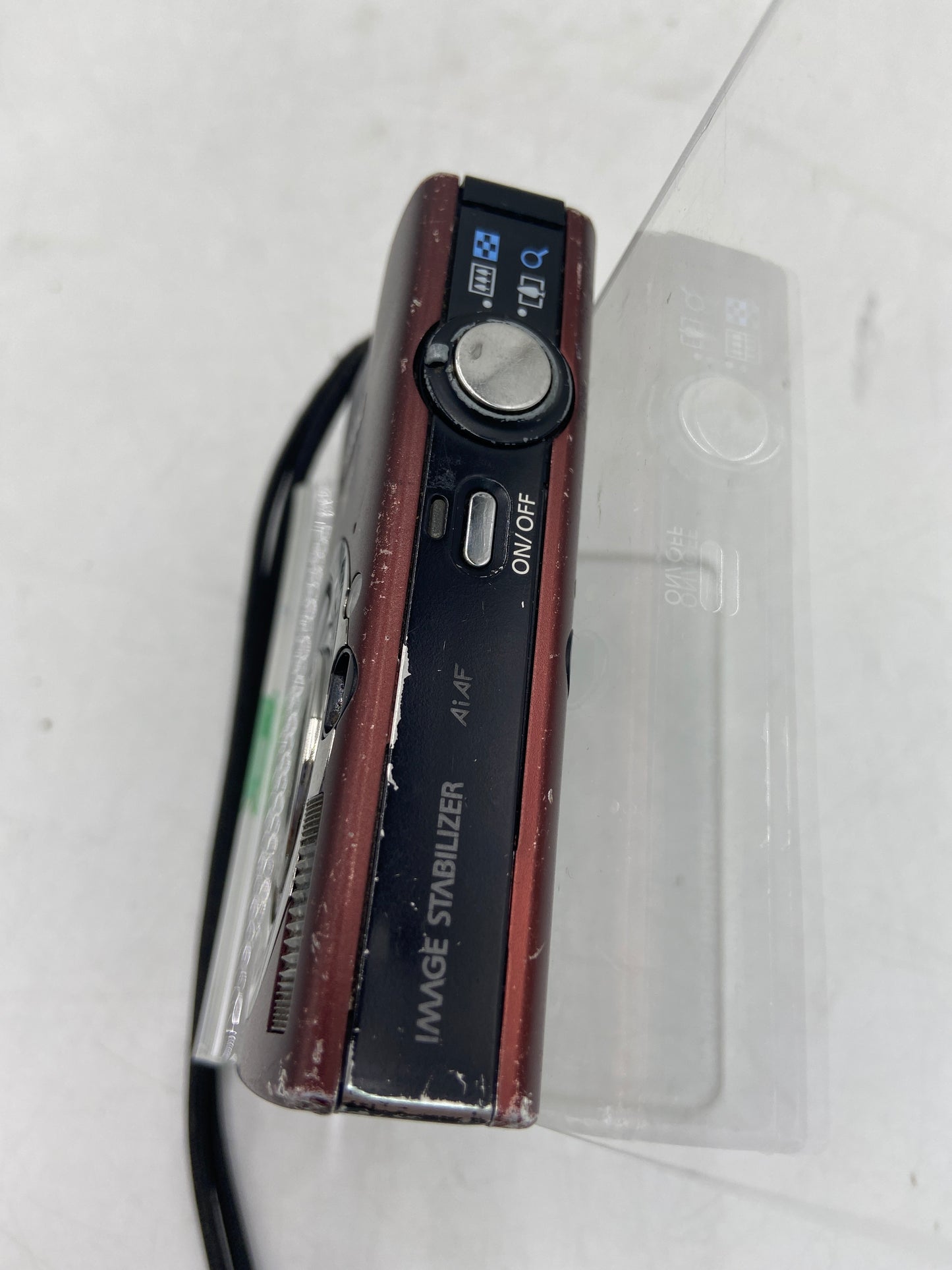 Broken Canon PowerShot SD1100 IS 8.0MP Compact Camera Lens is Broken Image on screen is Green