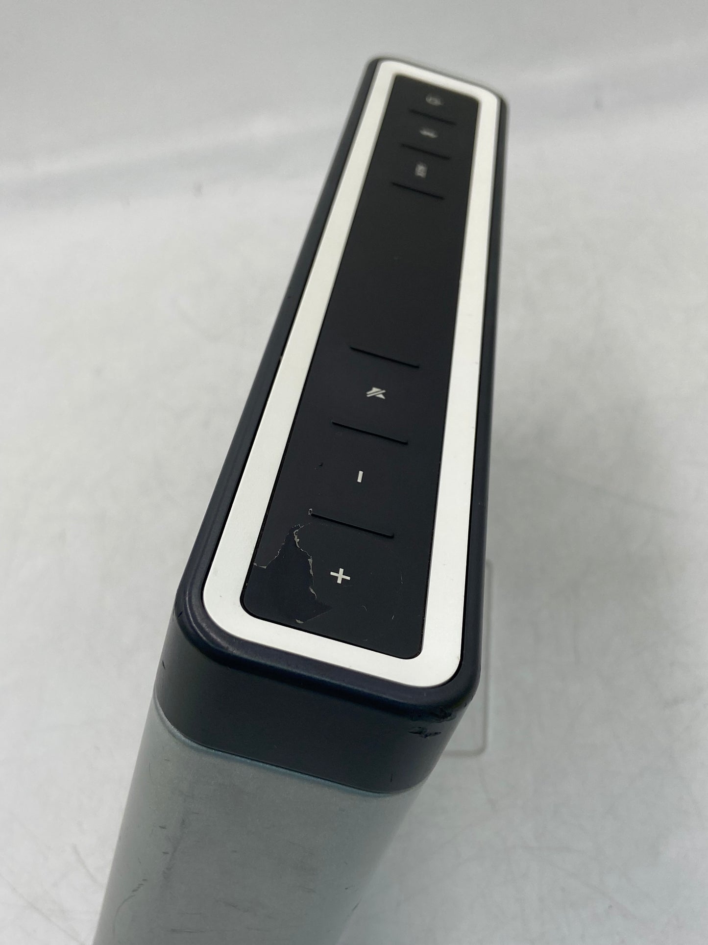 Bose SoundLink III Bluetooth Speaker Silver 414255