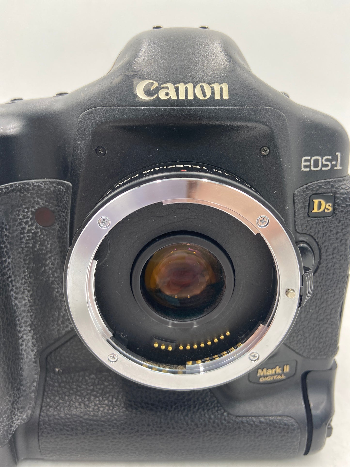 Canon EOS 1 DS Mark II 16.7MP Digital SLR DSLR Camera DS126081