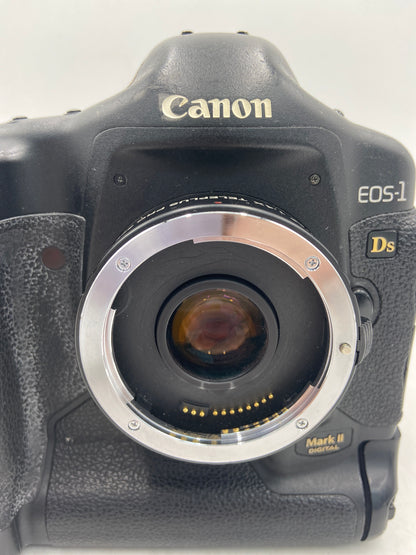 Canon EOS 1 DS Mark II 16.7MP Digital SLR DSLR Camera DS126081