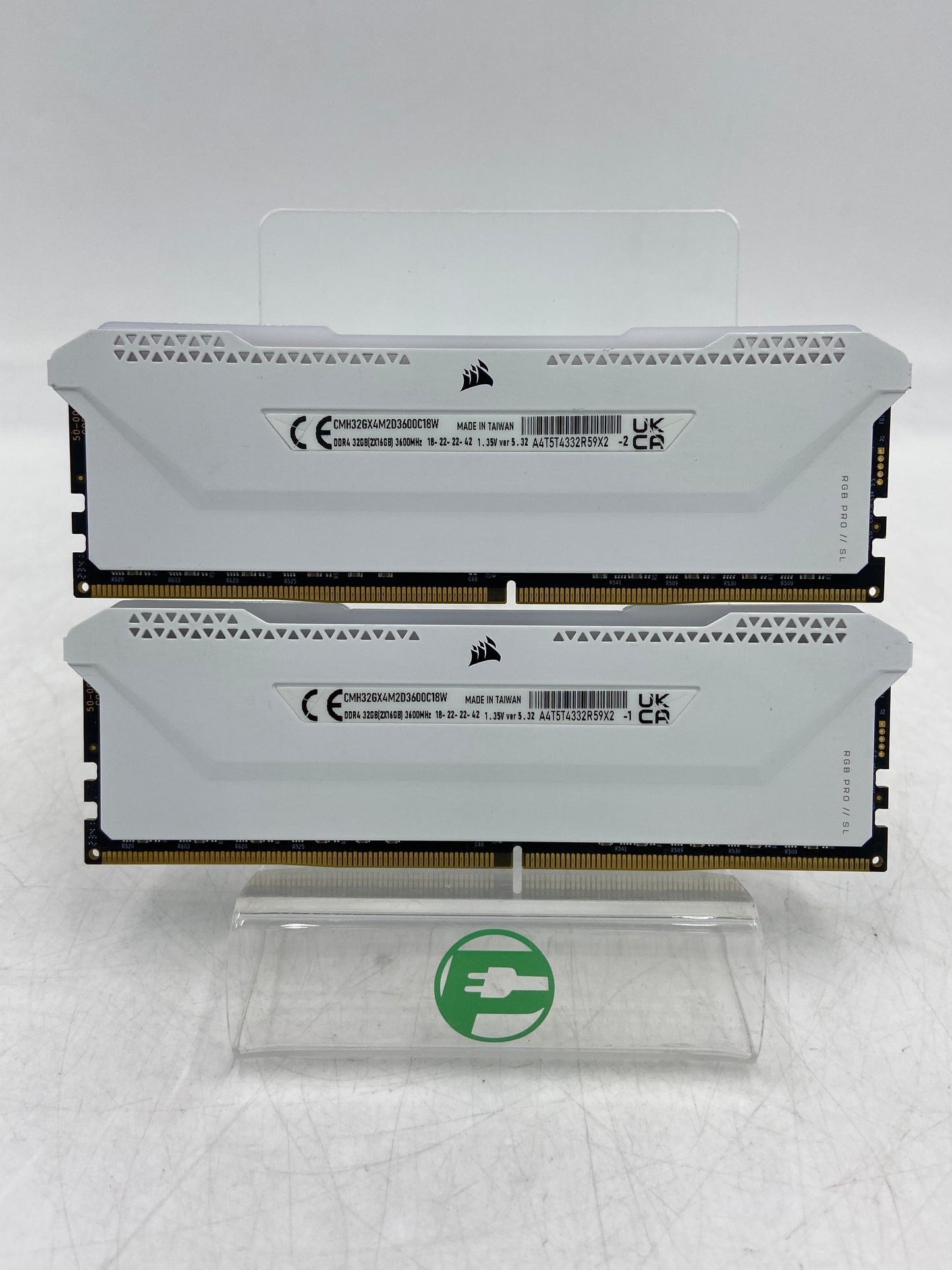Corsair Vengeance RGB Pro 32GB (2x16GB) RAM DDR4 3600MHz CMH32GX4M2D3600C18W