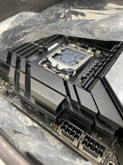 Broken ASUS ROG MAXIMUS Z790 DARK HERO Motherboard 90MB1F90-M0AAY0