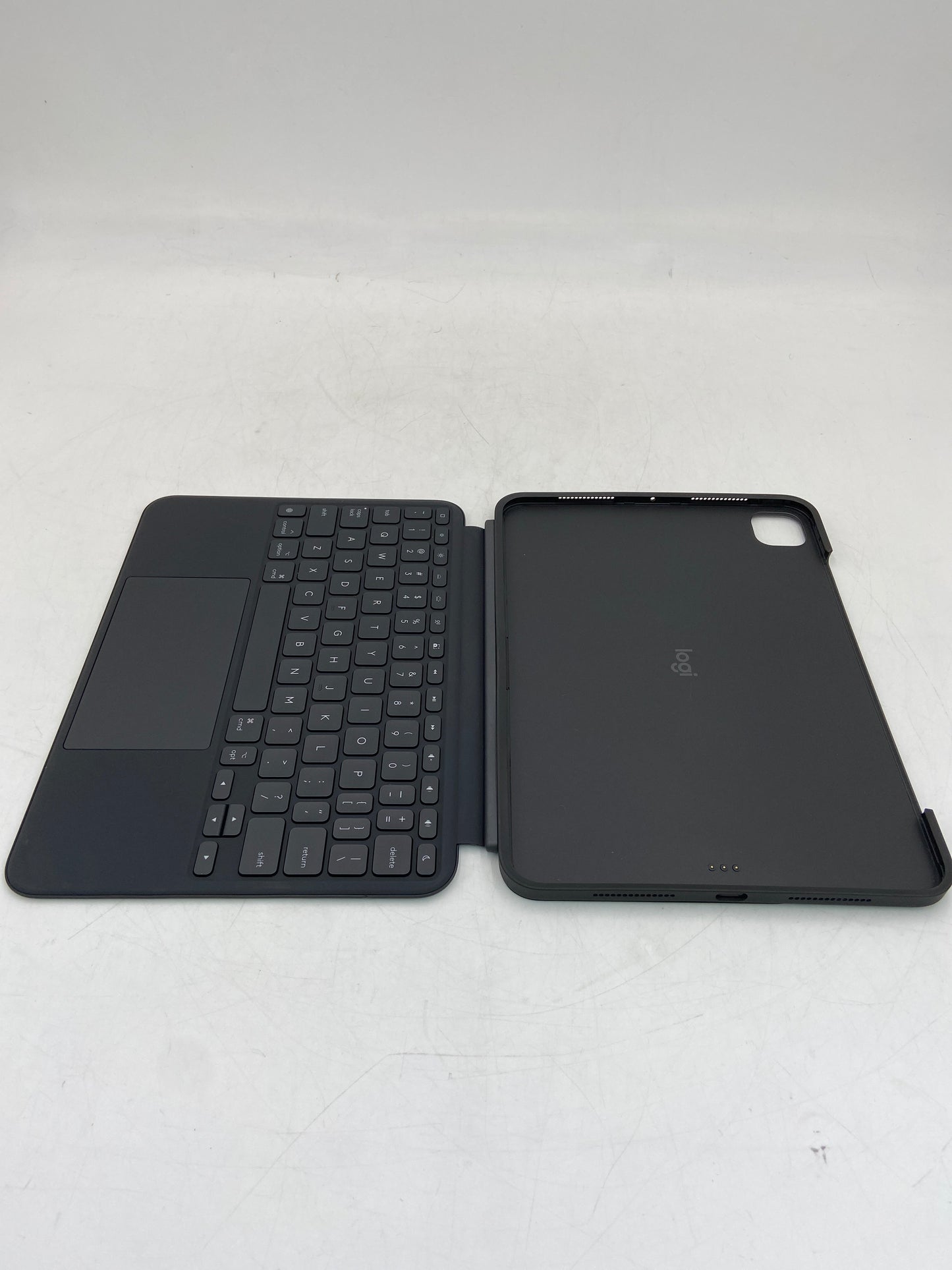 Logitech Combo Touch iPad Pro 11-inch (m4) Key Board Case YU0084