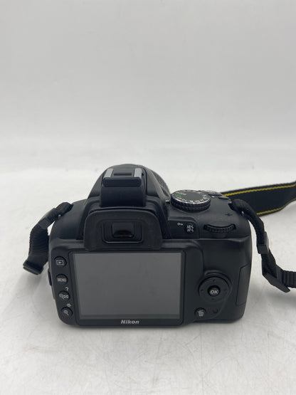 Nikon D3000 10.2MP Digital SLR DSLR Camera