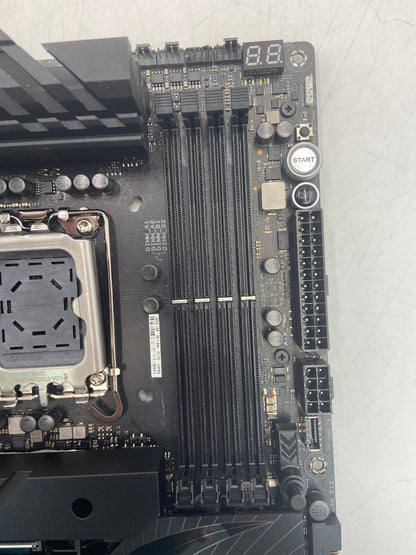 Broken ASUS ROG MAXIMUS Z790 DARK HERO Motherboard 90MB1F90-M0AAY0