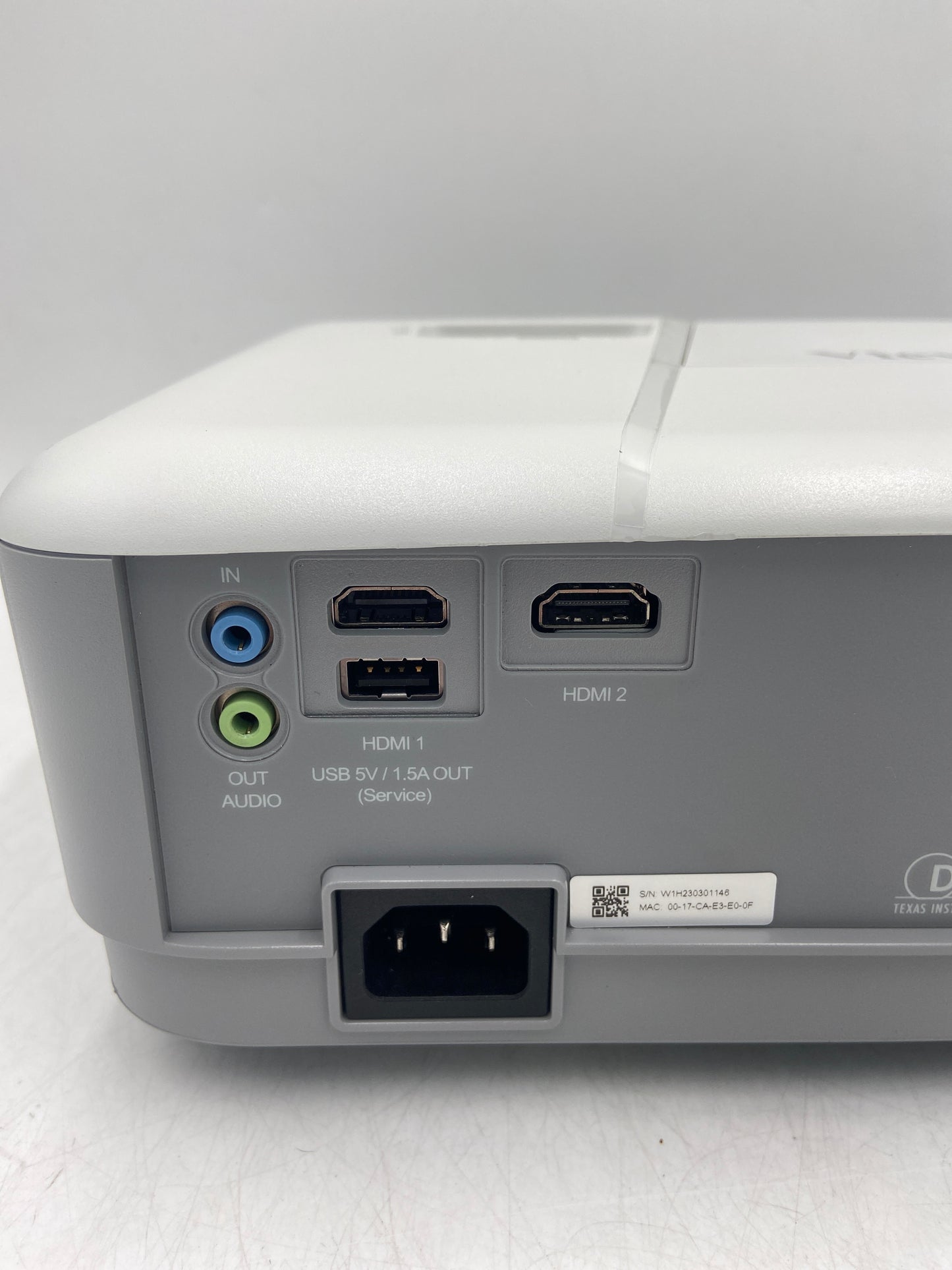 ViewSonic PG707X 1024 x 768 Pixels 1300 Ansi Lumens DLP Projector VS19090