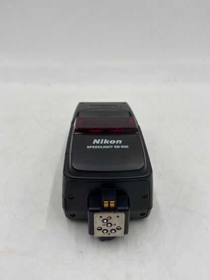 Nikon D5200 DSLR Camera