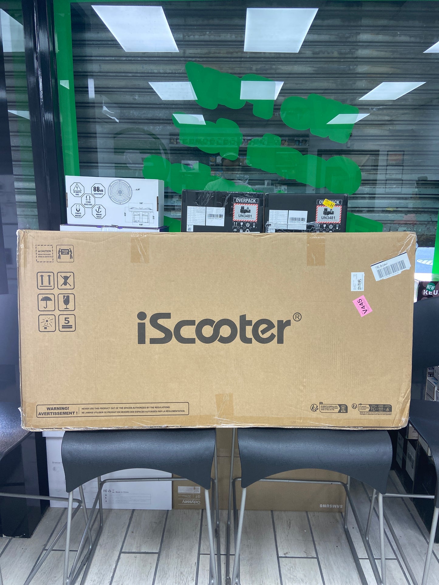 New iScooter i10 Commuter 650W  Electric Scooter US-I10-25Q1-BL
