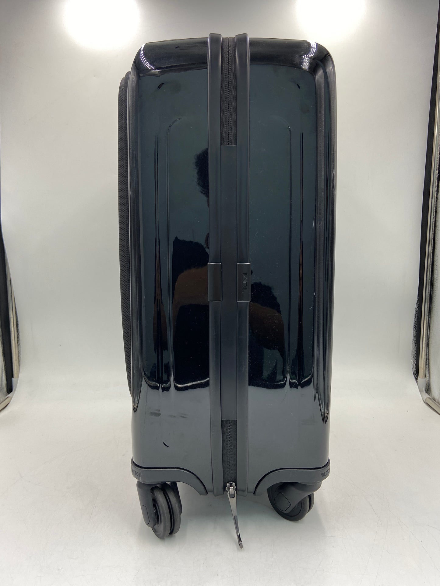 New Tumi V4 International Carry On Suitcase