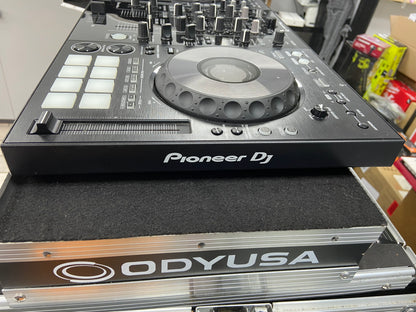 Pioneer DJ DDJ-800 2-channel DJ controller