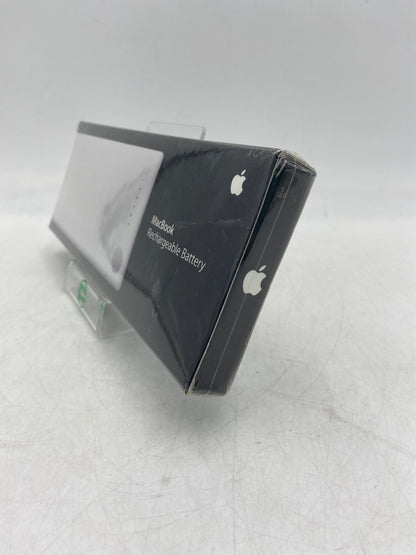 New Apple MacBook Rechargeable Battery A1185 White