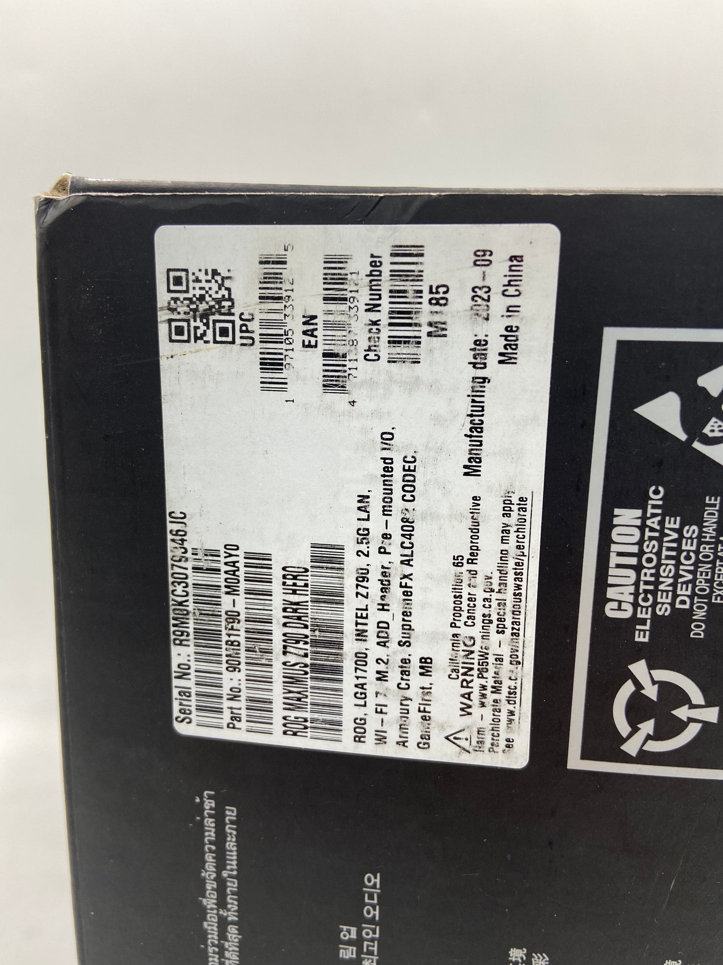 Broken ASUS ROG MAXIMUS Z790 DARK HERO Motherboard 90MB1F90-M0AAY0