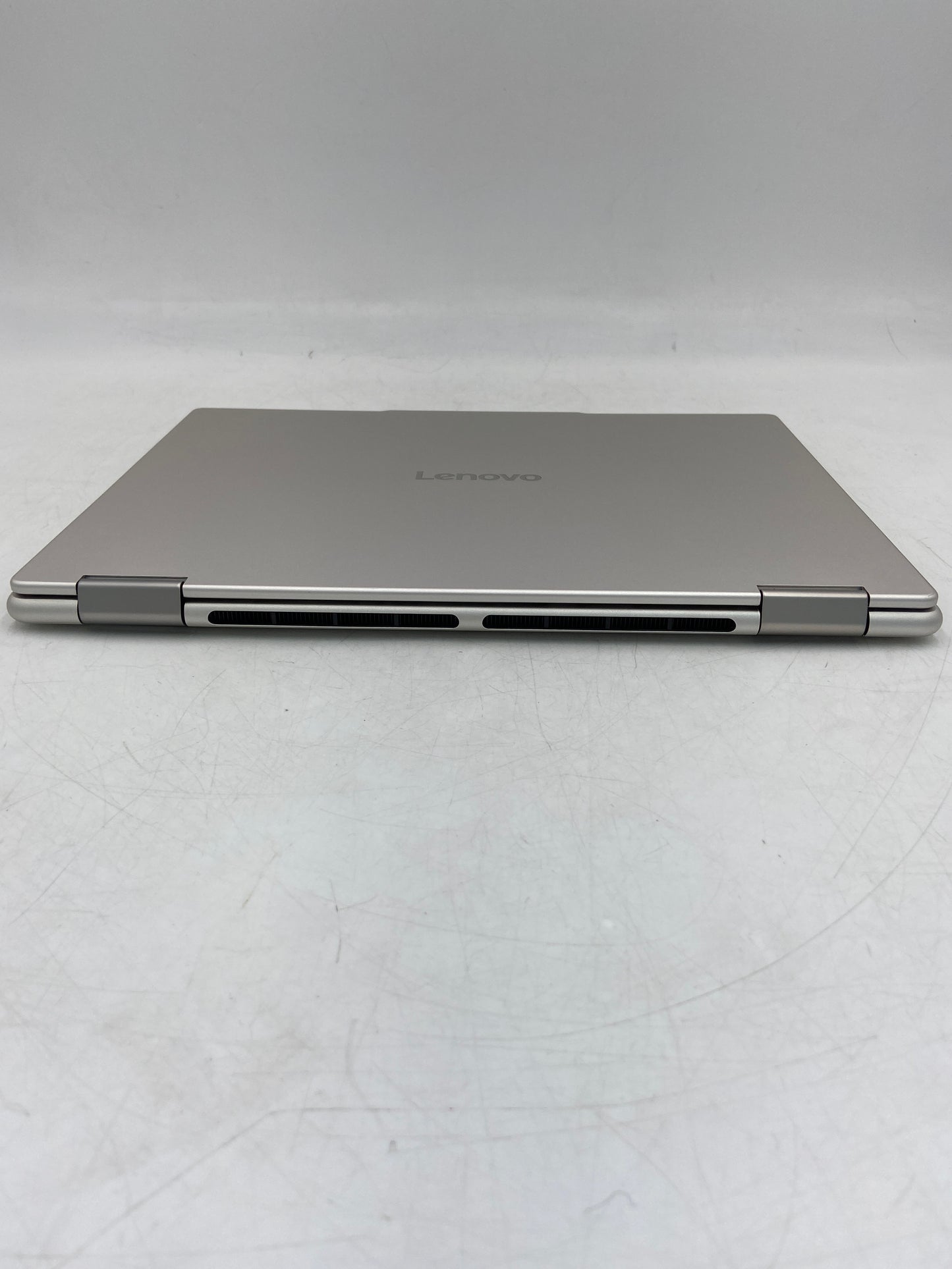 Lenovo Yoga 7 2-in-1 14AKP10 14" AMD Ryzen AI 5 340 2.0GHz 16GB RAM 512GB SSD AM D Radeon RX 7700S