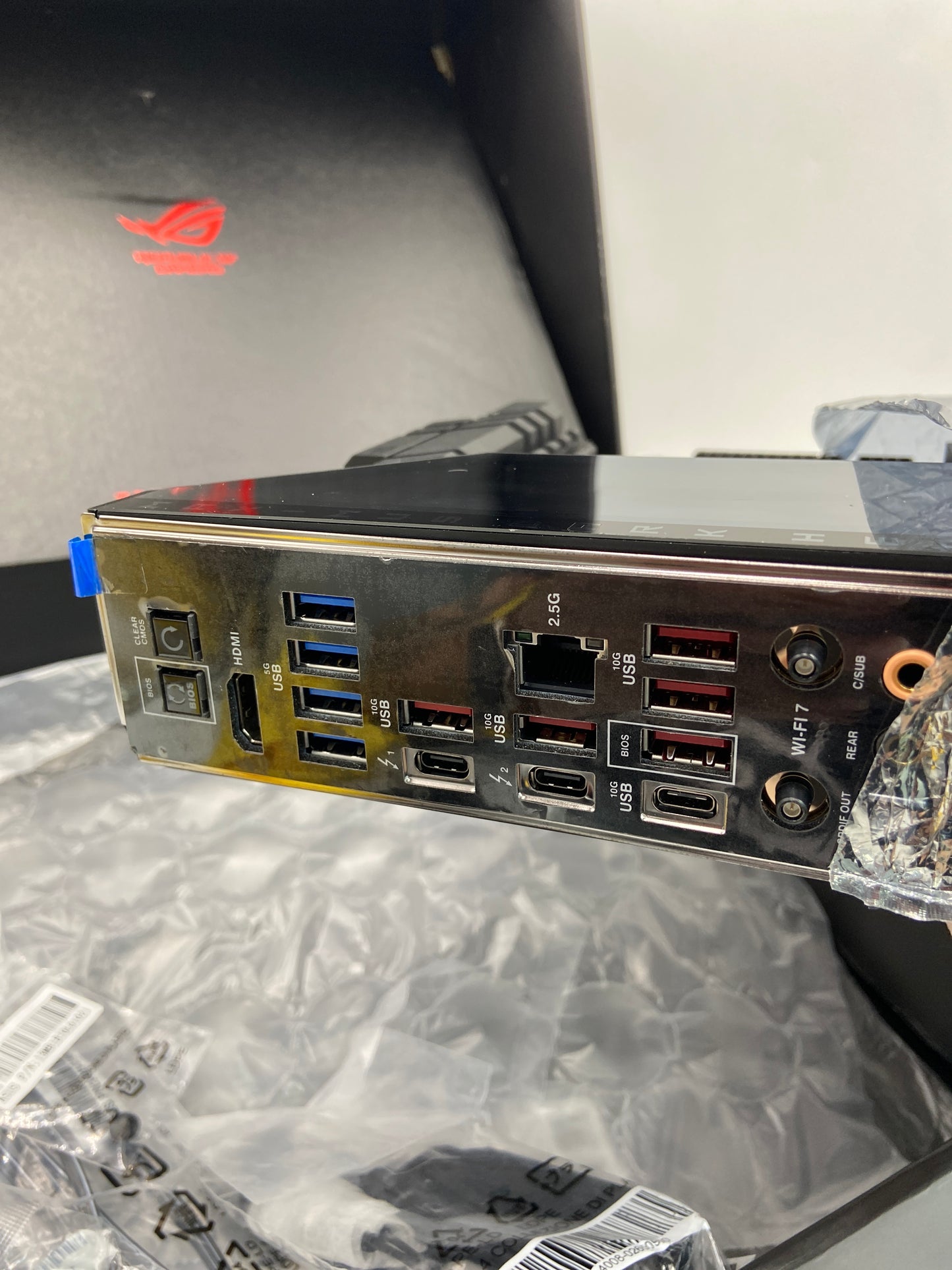 Broken ASUS ROG MAXIMUS Z790 DARK HERO Motherboard 90MB1F90-M0AAY0