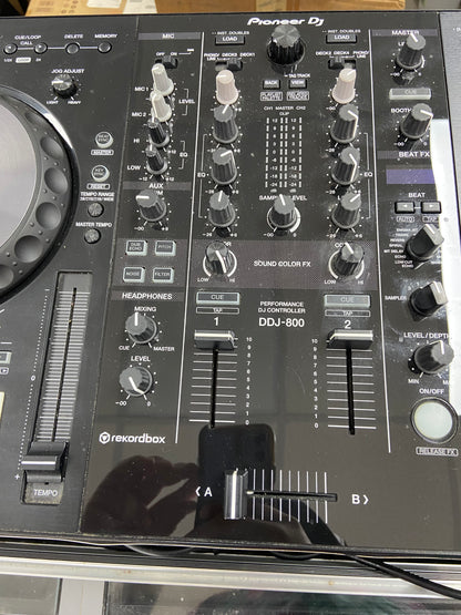 Pioneer DJ DDJ-800 2-channel DJ controller