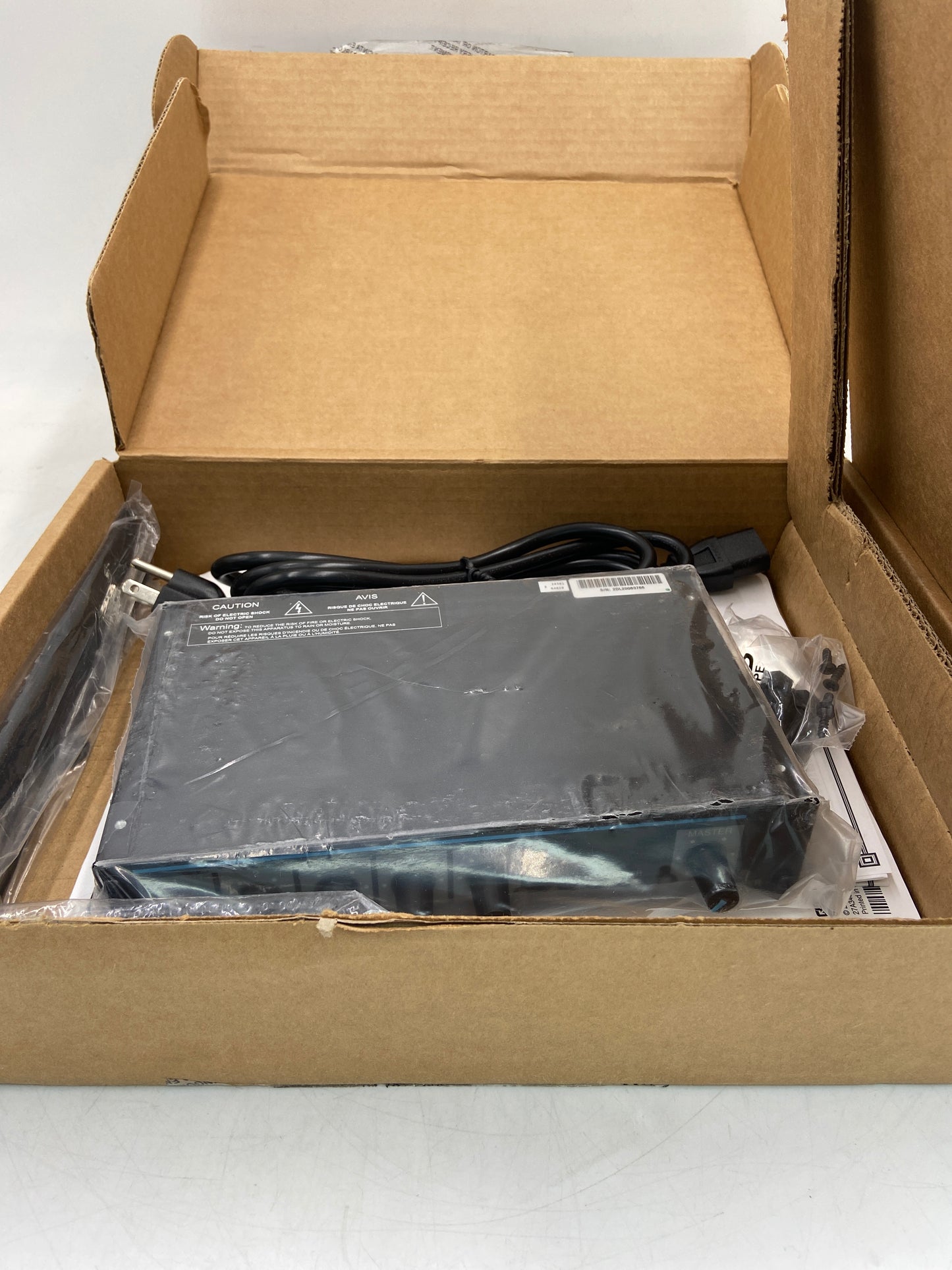 New Open Box SHURE Microphone Mixer 4-Channel Microphone Mixer SCM268