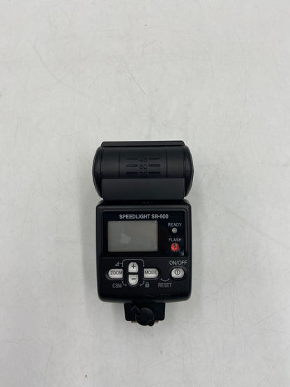 Nikon D5200 DSLR Camera