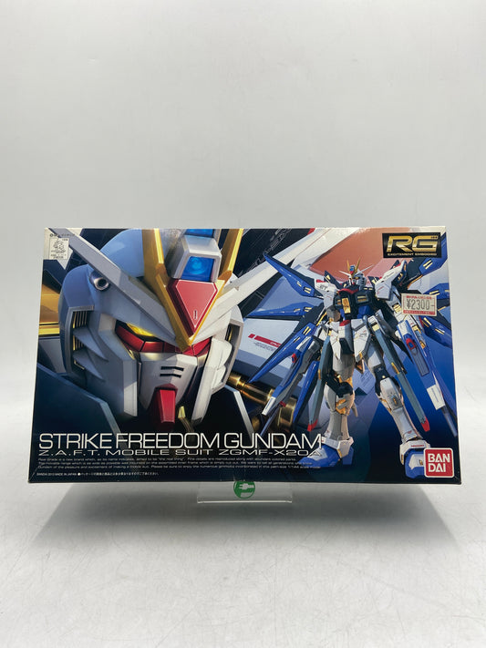 New Open Box BANDAI Gundam RG ZGMF-X20A Strike Freedom Gundam Strike Freedom Gundam Z.A.F.T Mobile Suit RG ZGMF-X20A Japanese Version 1/144 Scale Model Action Figure 0185139