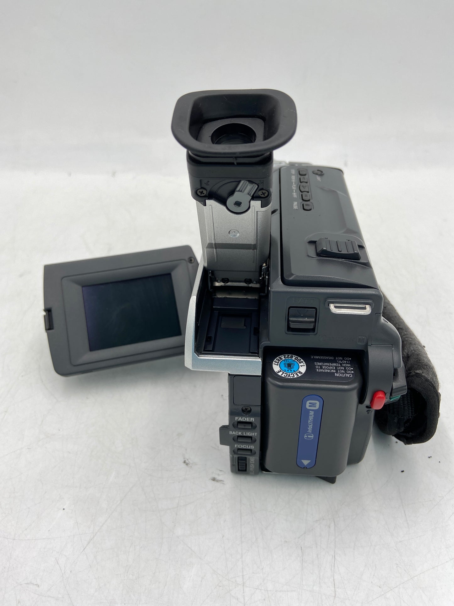 Sony CCD-TRV308 SteadyShot Video Camera
