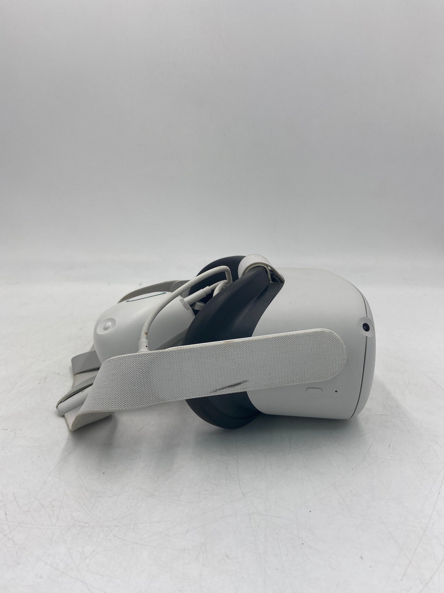 Meta Quest 2 256GB Standalone All-in-One VR Headset  KW49CM with VR Power 2 Battery