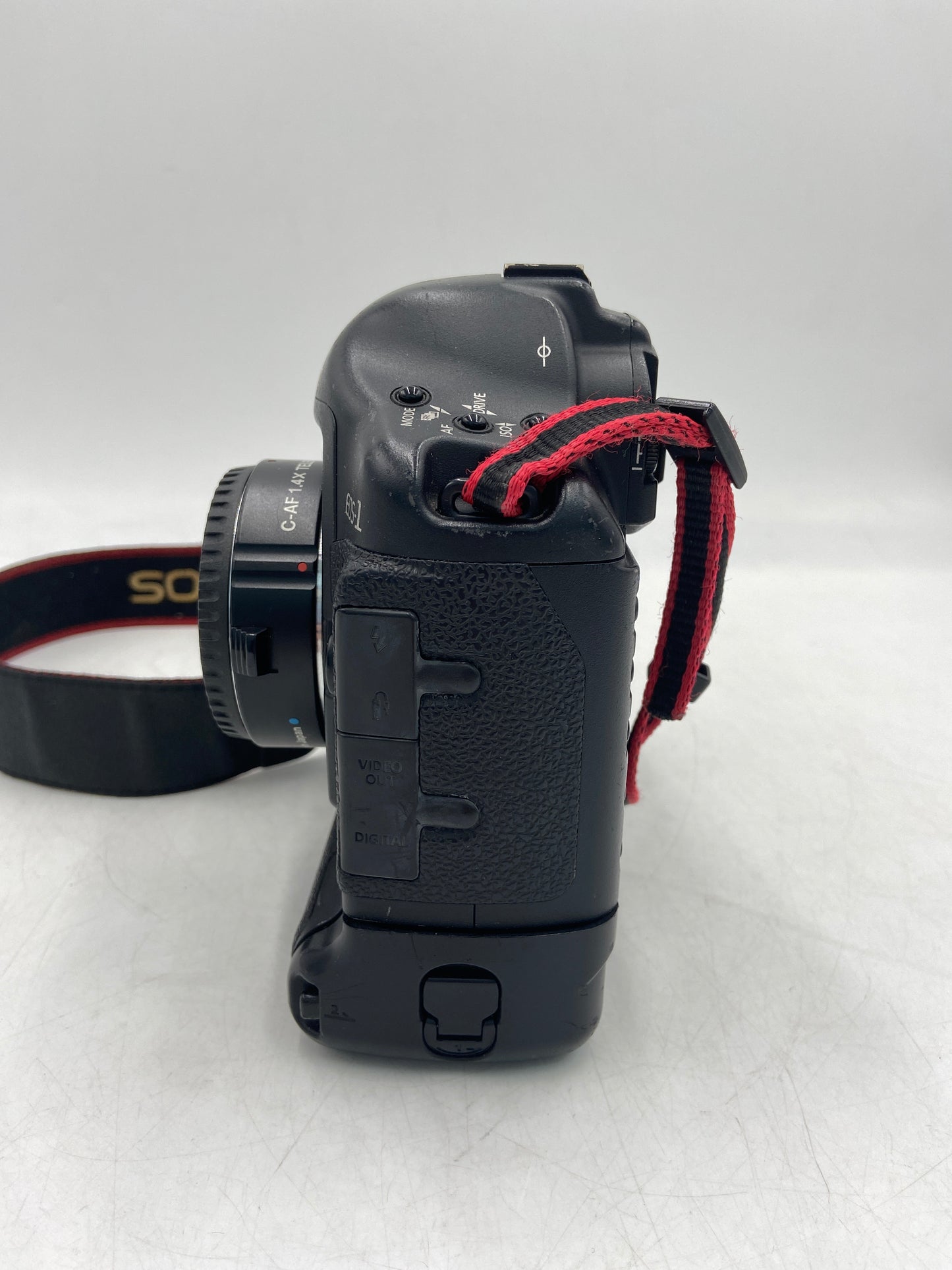 Canon EOS 1 DS Mark II 16.7MP Digital SLR DSLR Camera DS126081