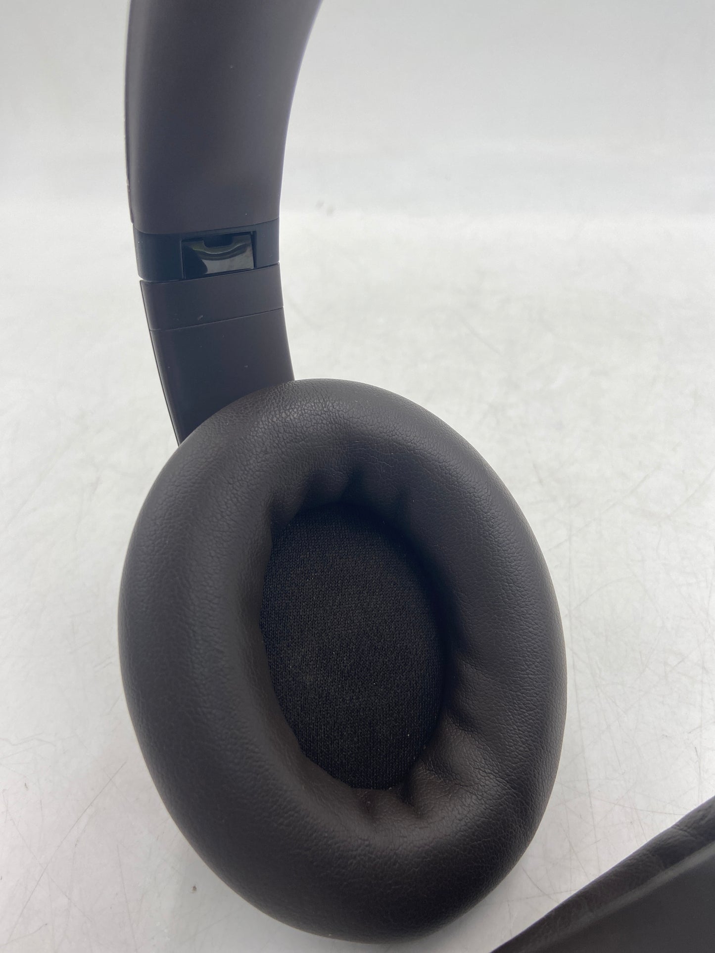 Beats Studio Pro Wired Over-Ear Headphones Deep Brown A2924