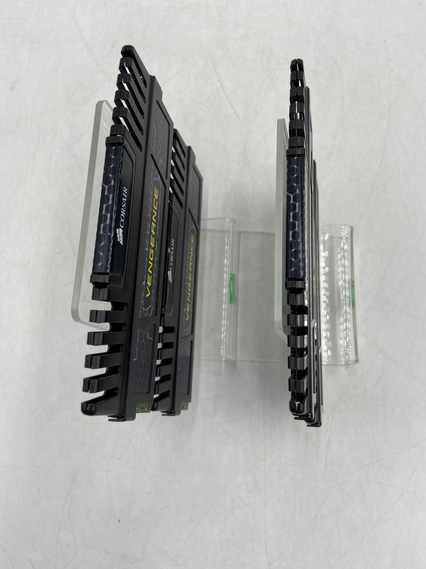 Corsair Vengeance 32GB (4x8GB) RAM 1600MHz CMZ32GX3M4X1600C10
