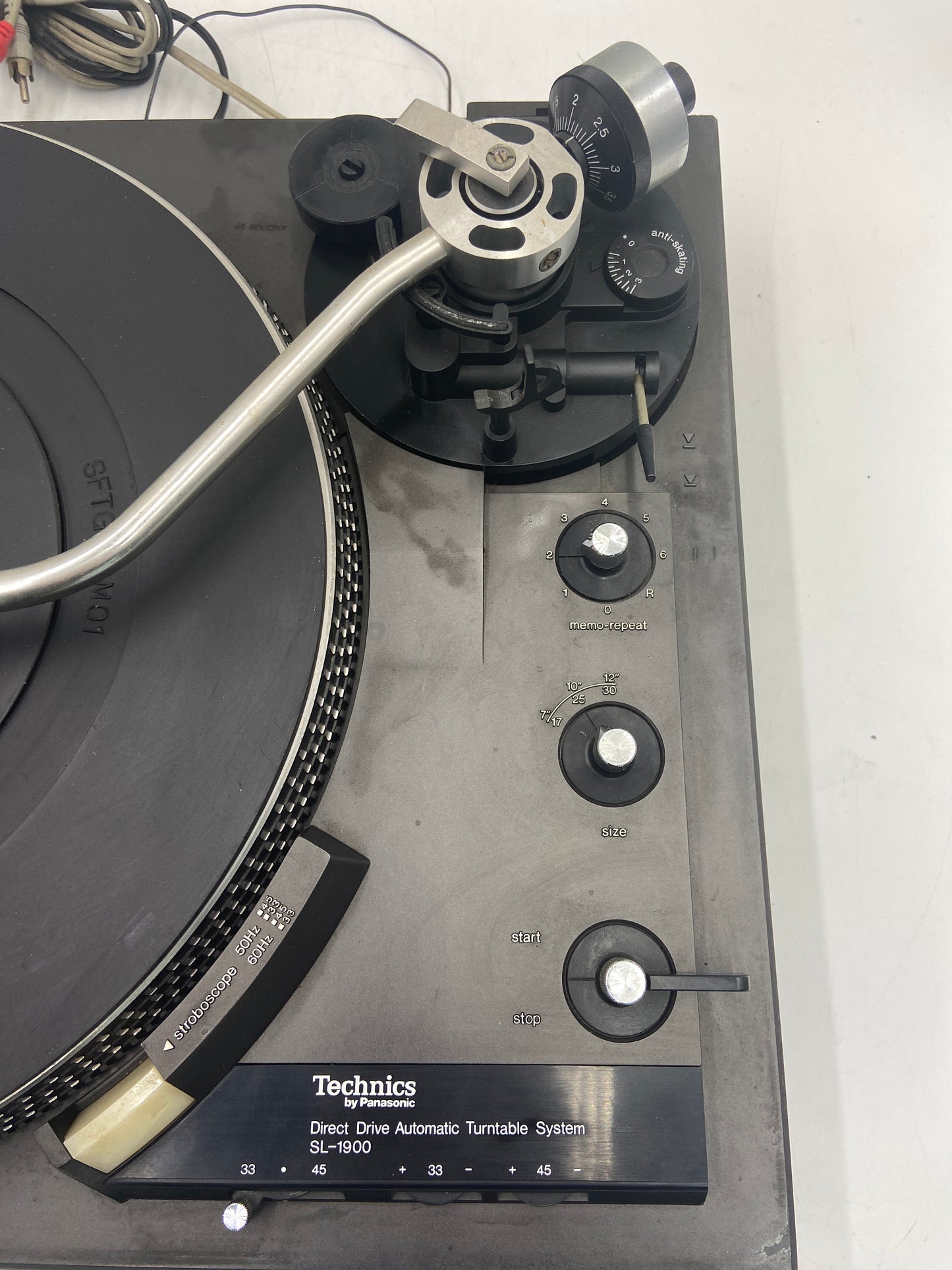 Technics By Panasonic SL-1900 Direct Drive Automatic Turntable System