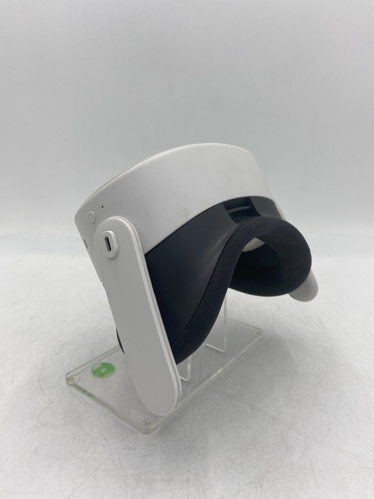 Meta Quest 3S 128GB Standalone All-in-One VR Headset P97