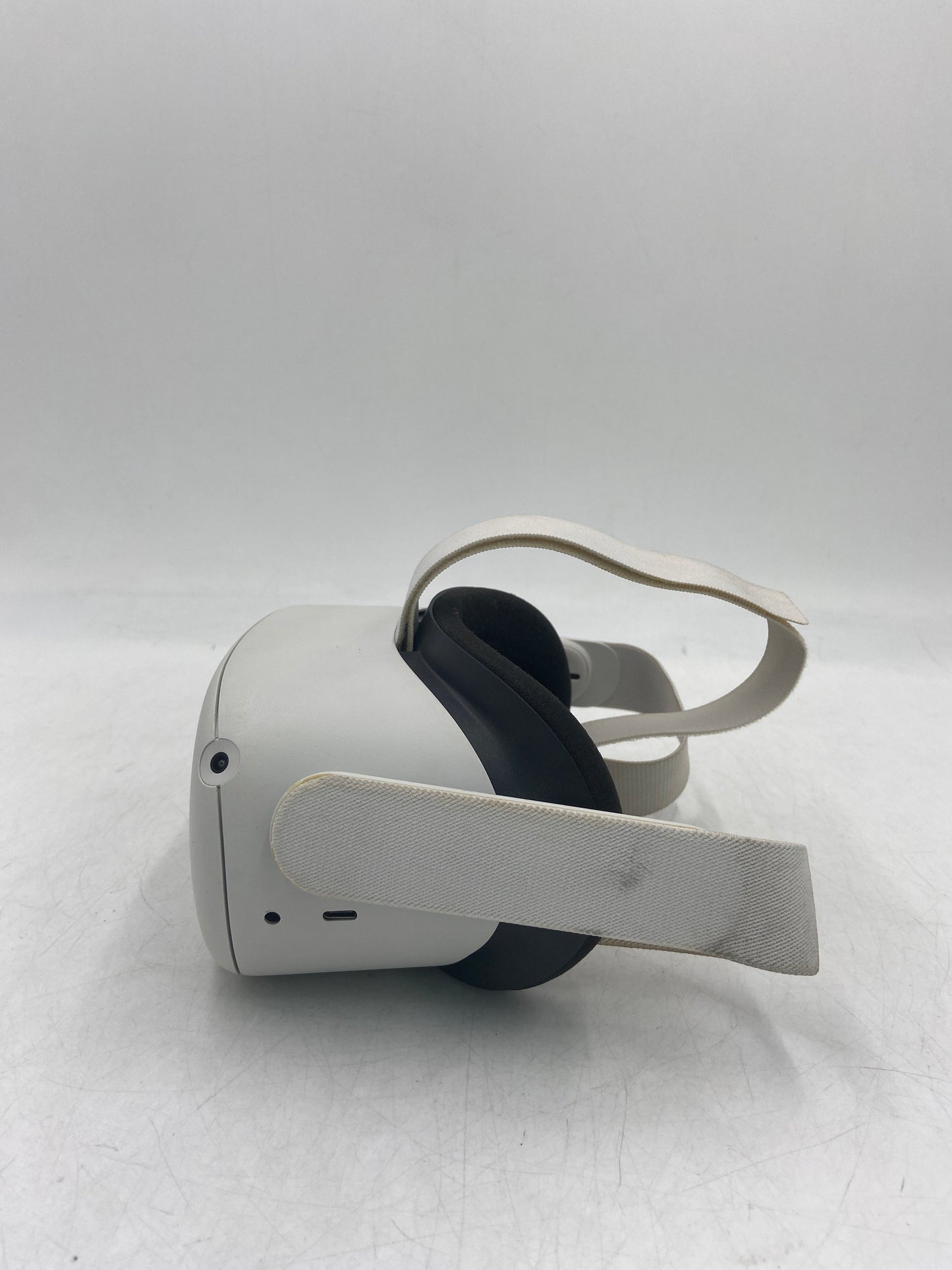 Meta Quest 2 128GB Standalone All-in-One VR Headset KW49CM