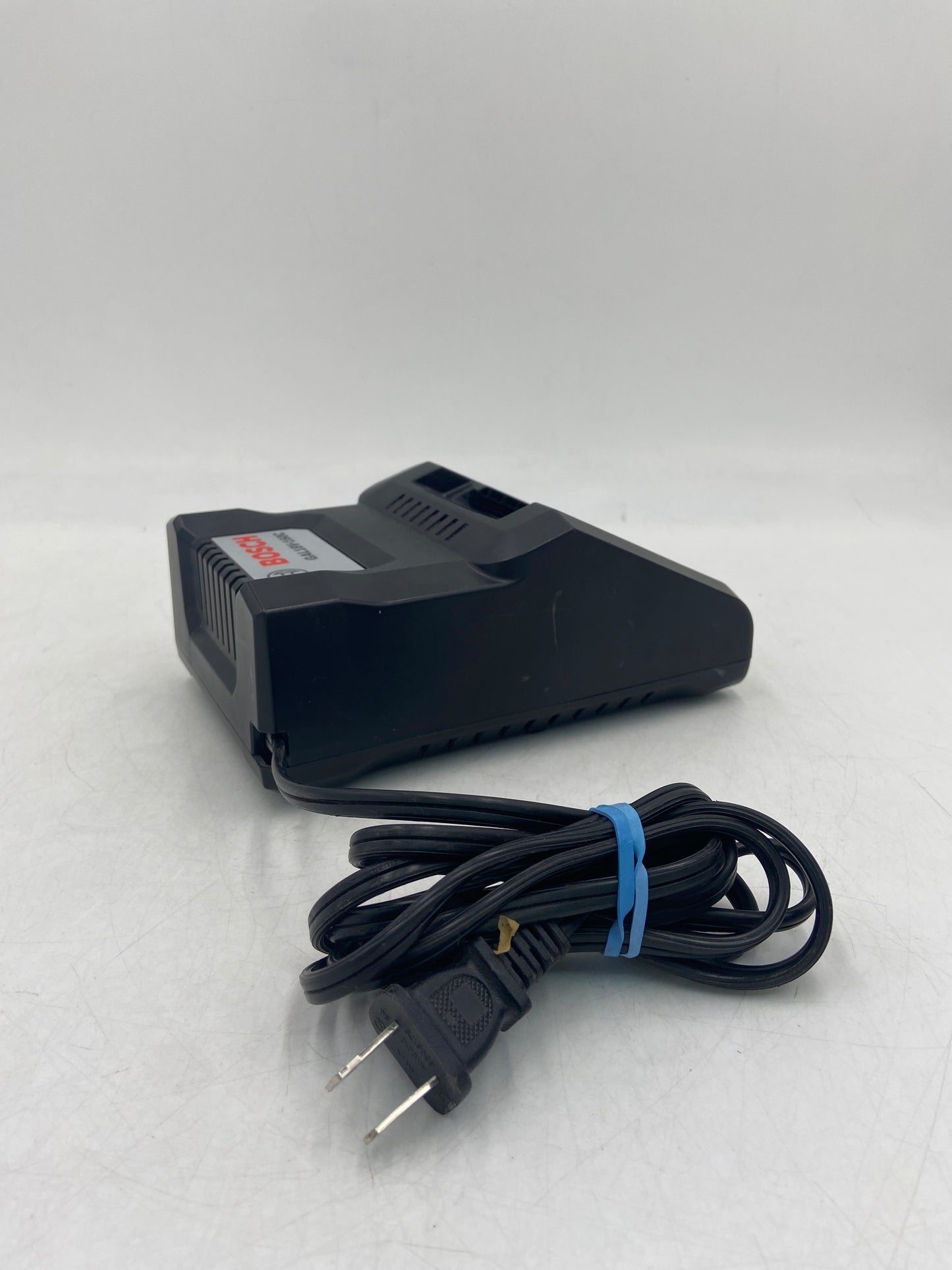 Bosch GAL18V-160C 18V Power Tool Battery Charger with Battery