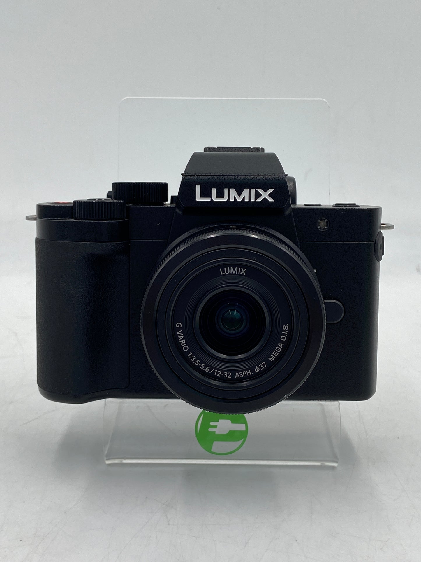 Panasonic lumix g100d DC-G100D 20.3MP Mirrorless Camera