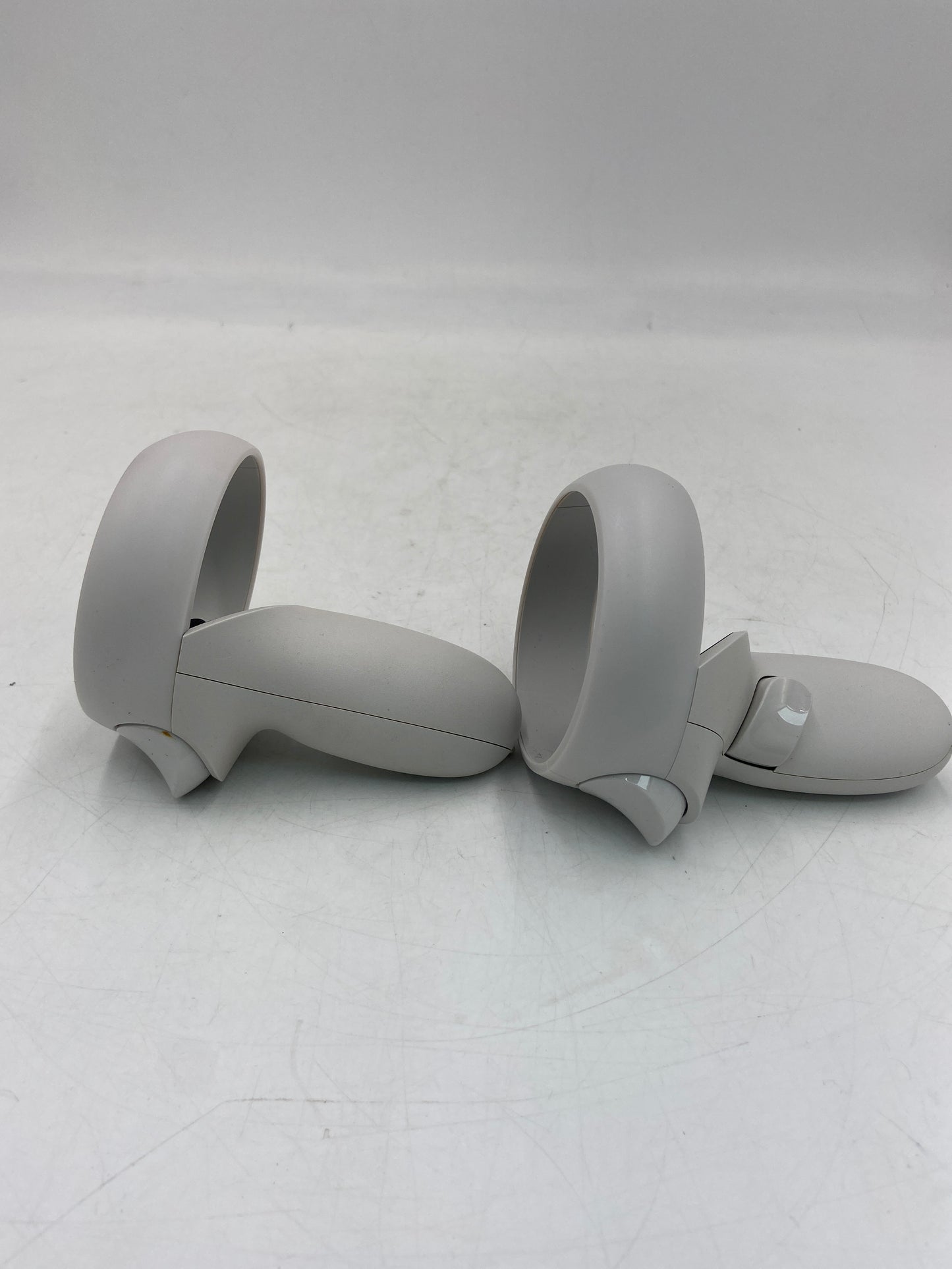 Oculus Meta Quest 2 256GB Standalone All-in-One VR Headset KW49CM