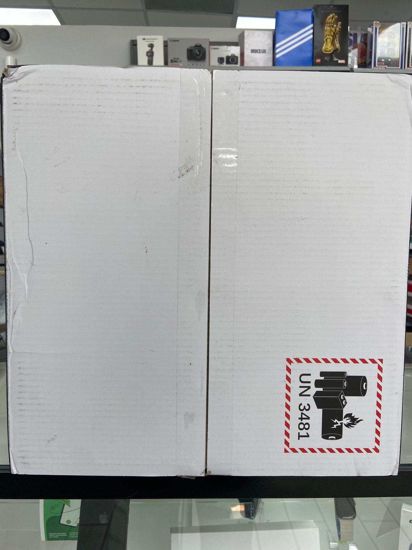 New Open Box Dreame L40s Ultra AE Robotic Vacuum Cleaner RLL77SE White