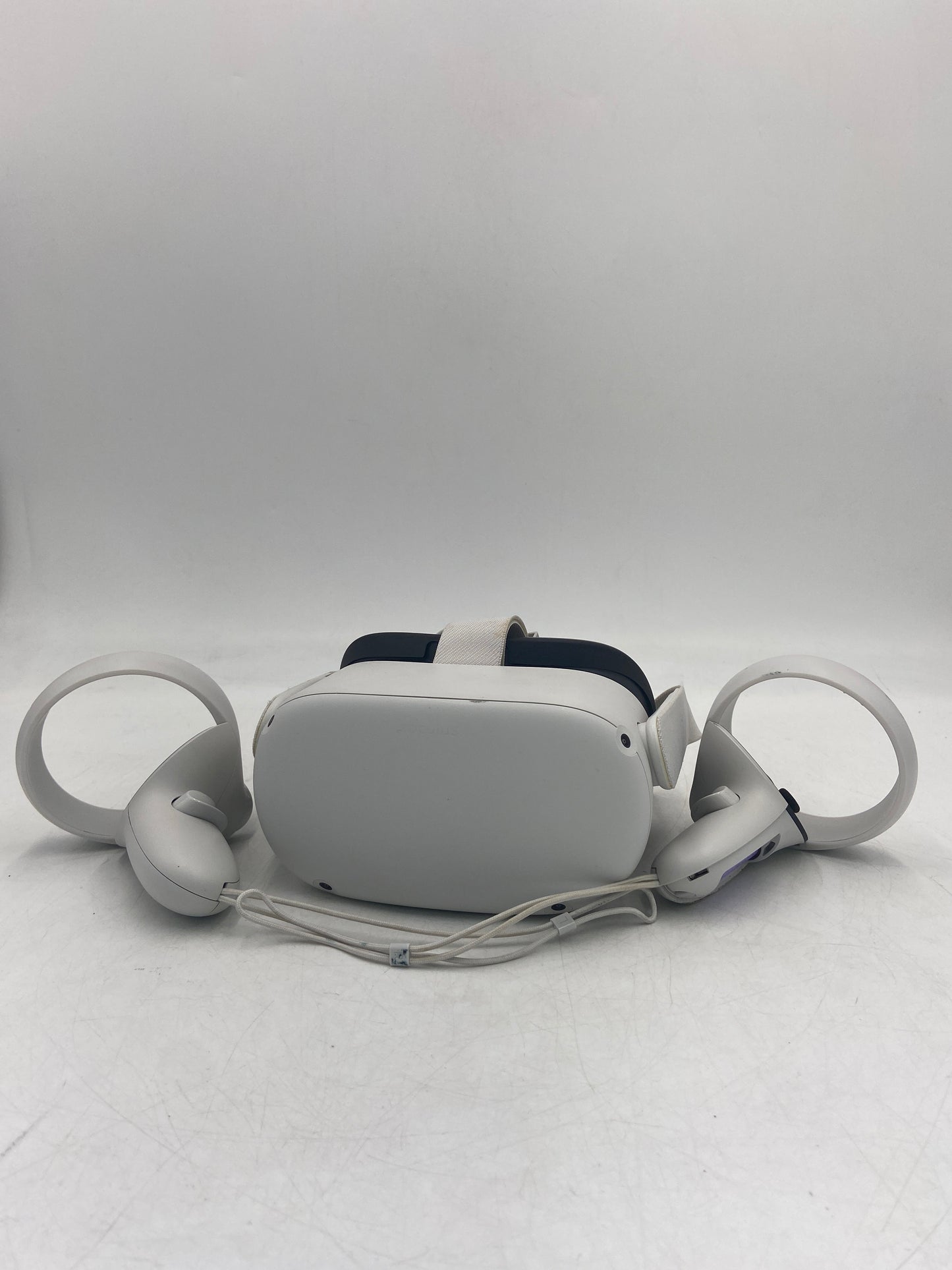 Meta Quest 2 256GB Standalone All-in-One VR Headset  KW49CM with VR Power 2 Battery