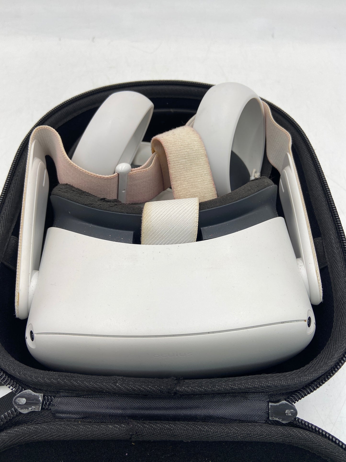 Oculus Meta Quest 2 256GB Standalone All-in-One VR Headset KW49CM