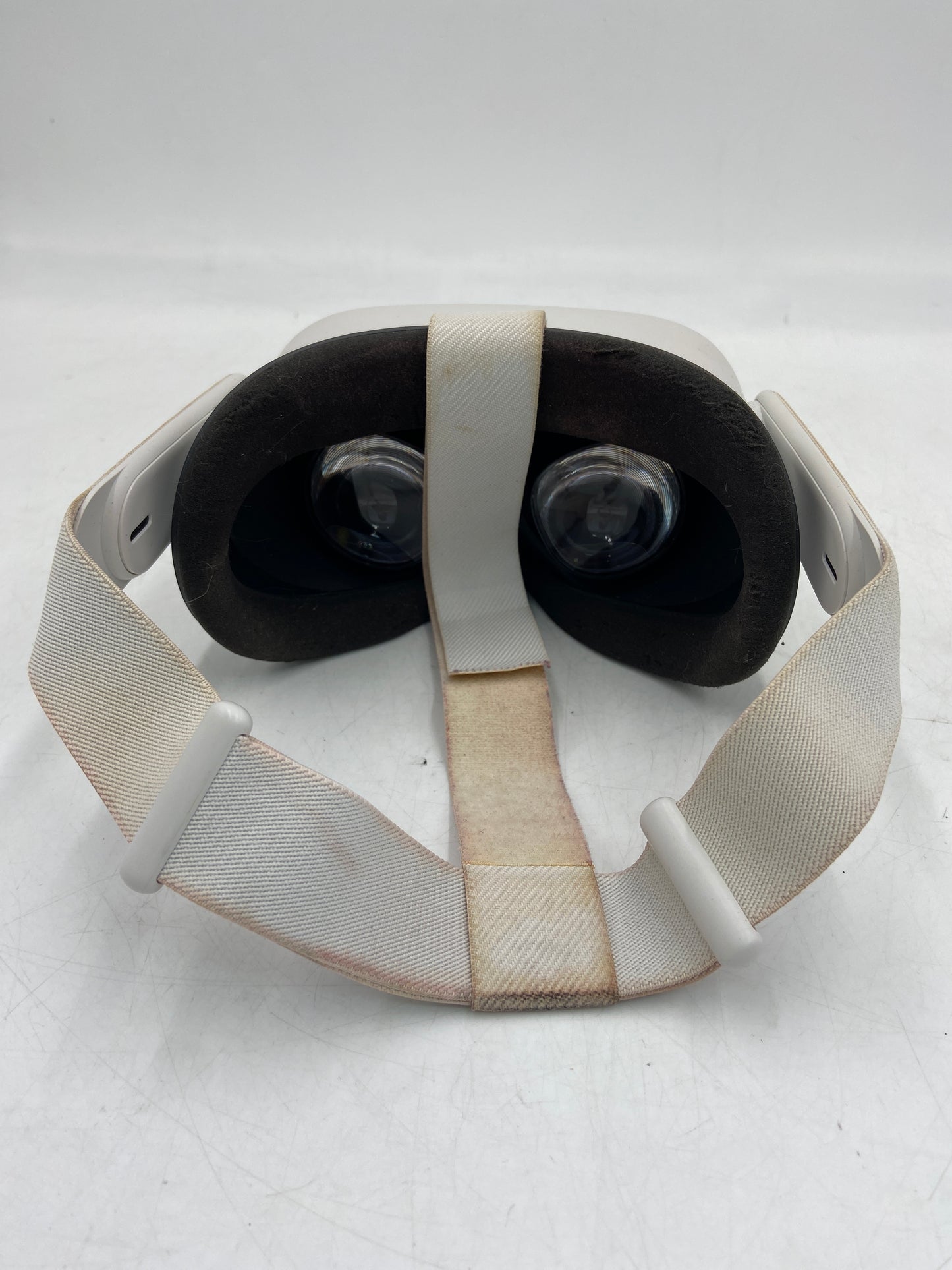 Oculus Meta Quest 2 256GB Standalone All-in-One VR Headset KW49CM